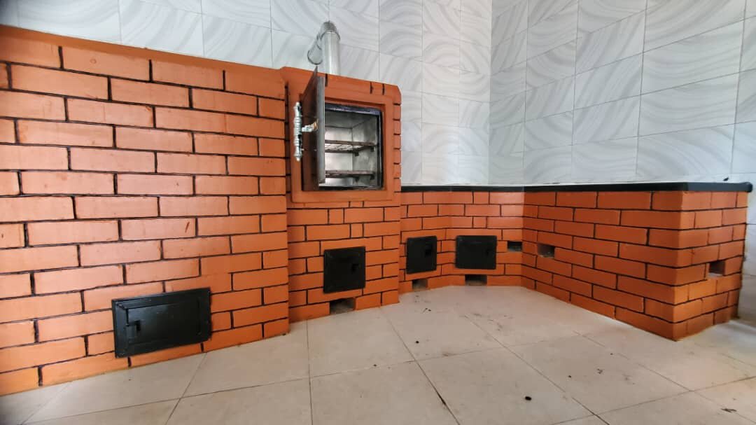 Institutional Wood Stove: Efficient Cooking for Large Kitchens